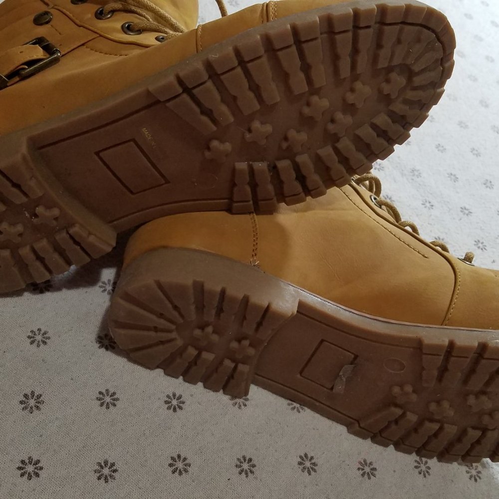 Combat boots. - Picture 7 of 8